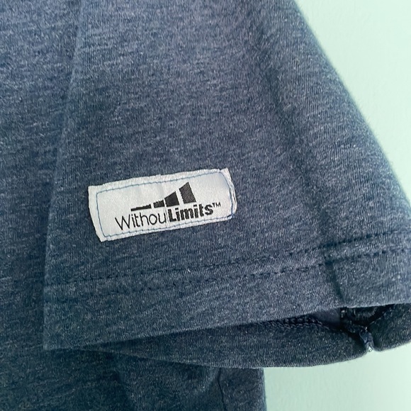 UNCW SEAHAWKS SS Tee - EUC - Picture 4 of 6